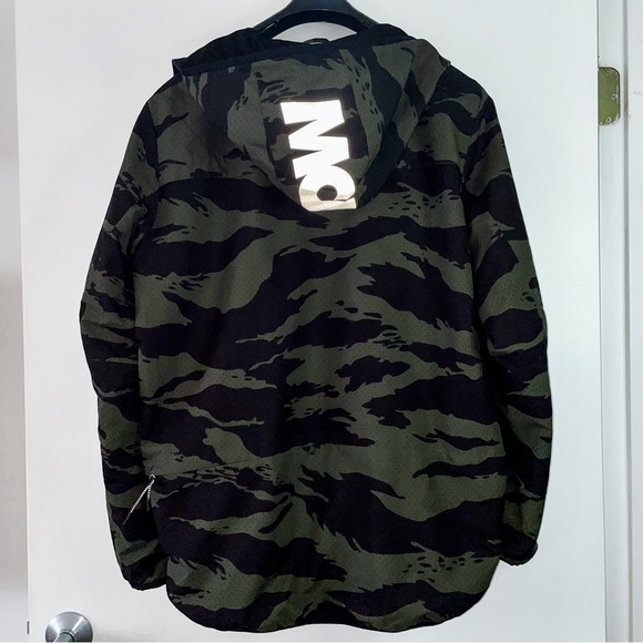 New Era | Camo Windbreaker - Picture 4 of 10